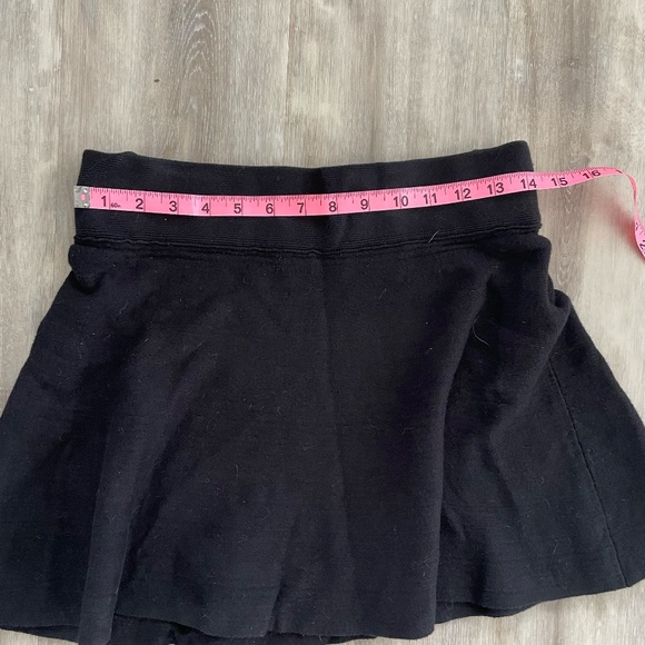 Aritzia Talula Flared a-line skirt black medium - Picture 6 of 9